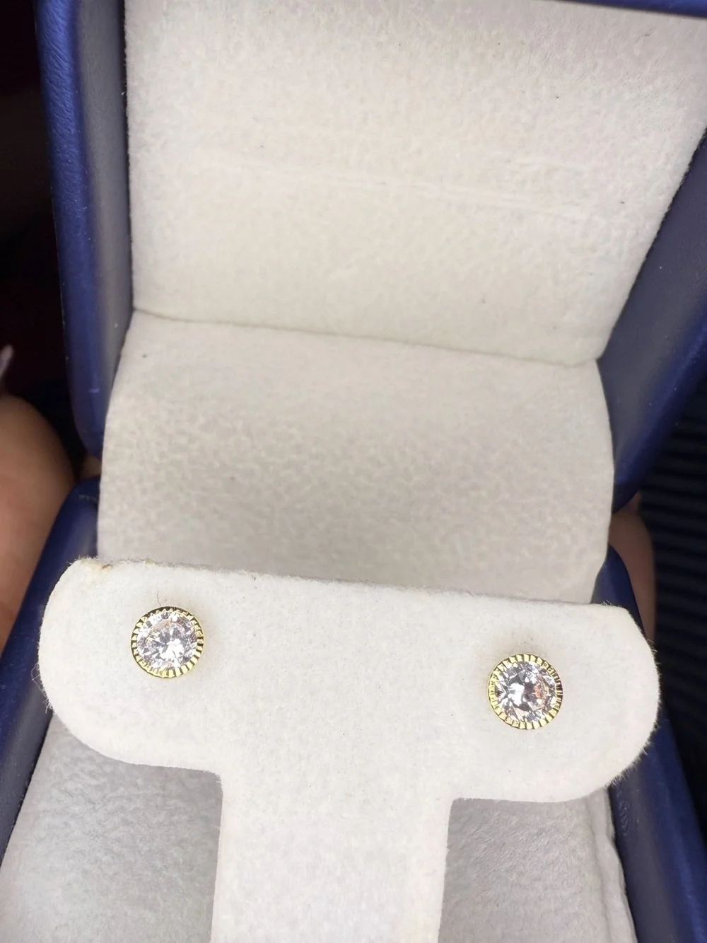 14k SOLID Gold Moissanite Stud Earrings - White